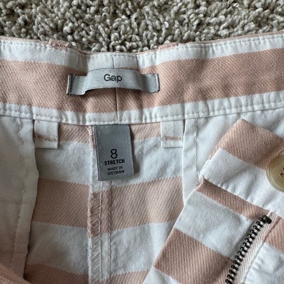 GAP Striped Shorts Cream & White Shorts Tailored Look 3inch inseam – Size 8 - Picture 4 of 8